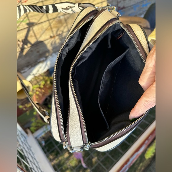 Coach crossbody camera bag style purse - Picture 5 of 9